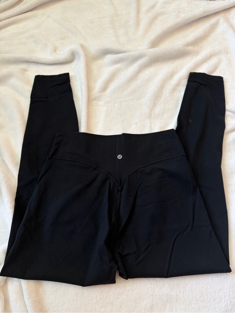 Unissu Black High-Rise Leggings